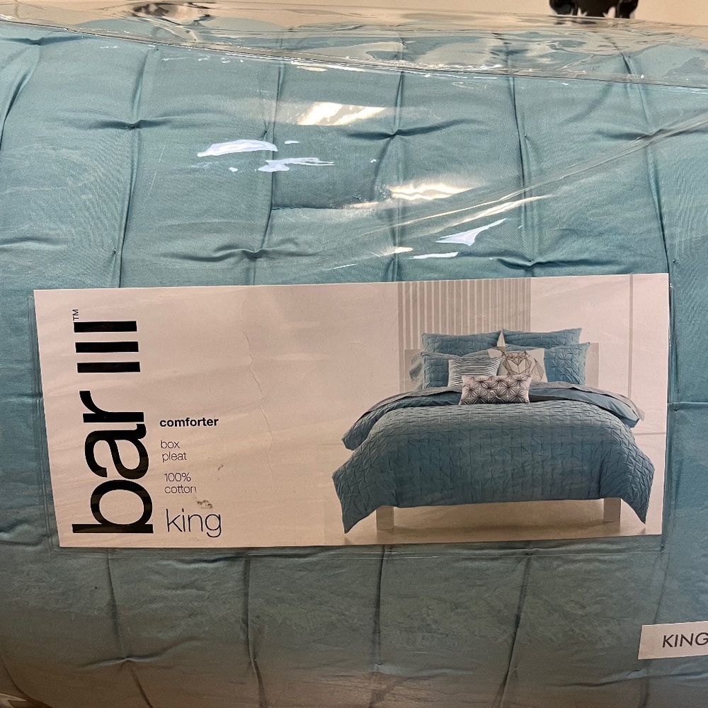 Bar III King Size Comforter - Sea Spray